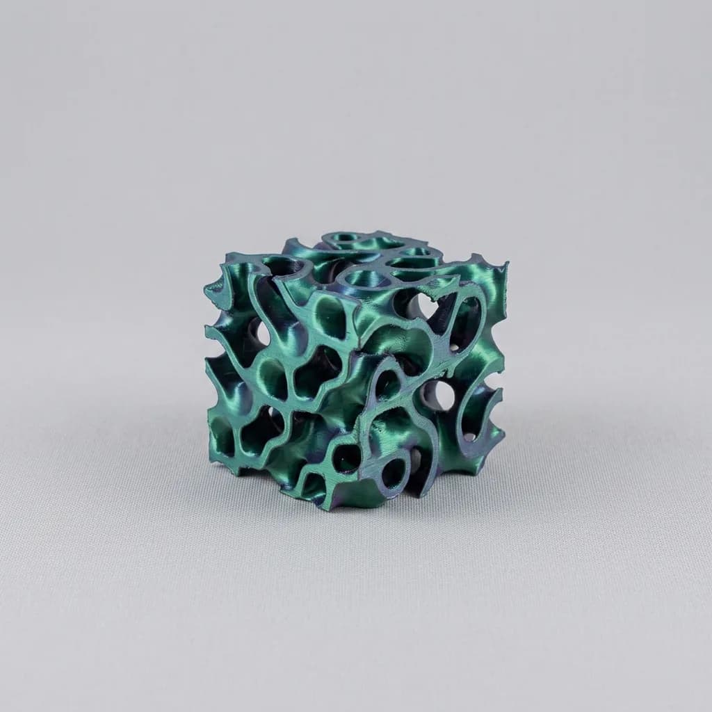 Foto: pieza impresa en Filamento Tri-Color Silk TRI COLOR SILK PLA BLUE+GREEN+PURPLE (1)